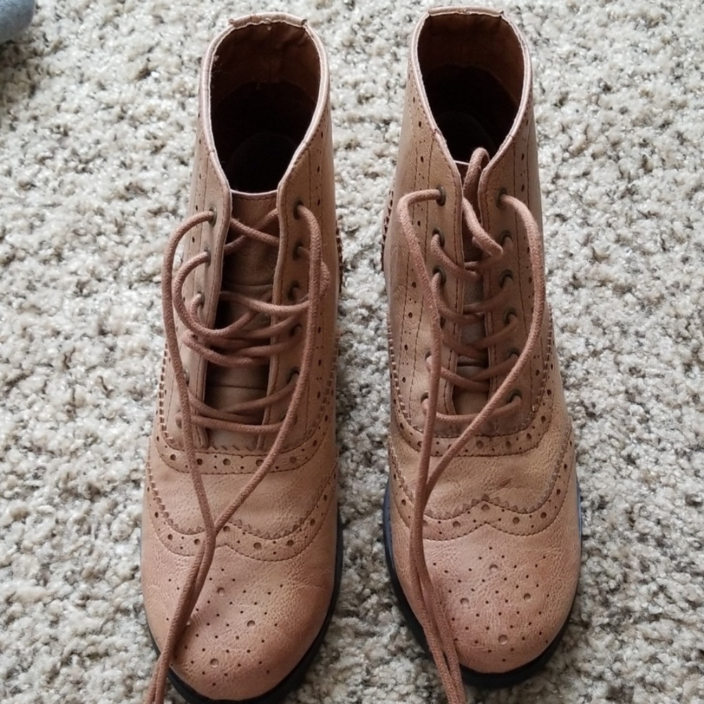 Tie up ankle boots - NEW!